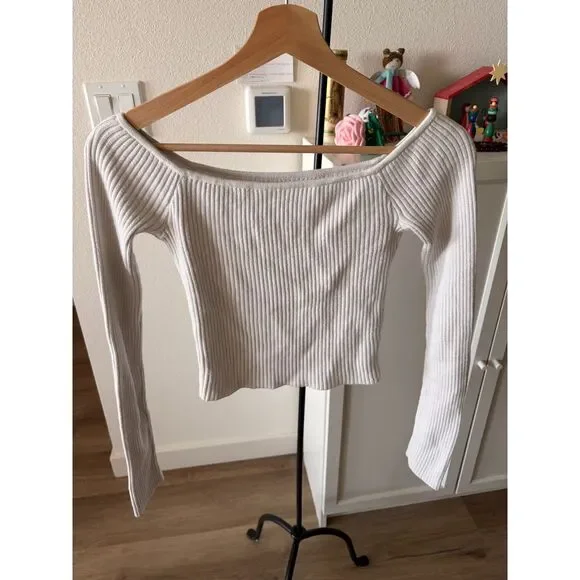 Hollister Off the Shoulder Ribbed Knit Long Sleeve Top Cream White XS - Picture 2 of 4